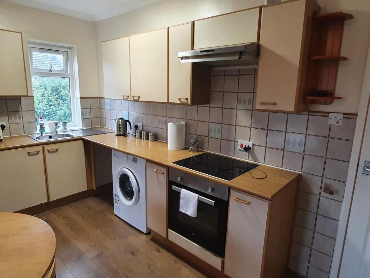 Sav Apartments Watford Вотфорд Номер фото
