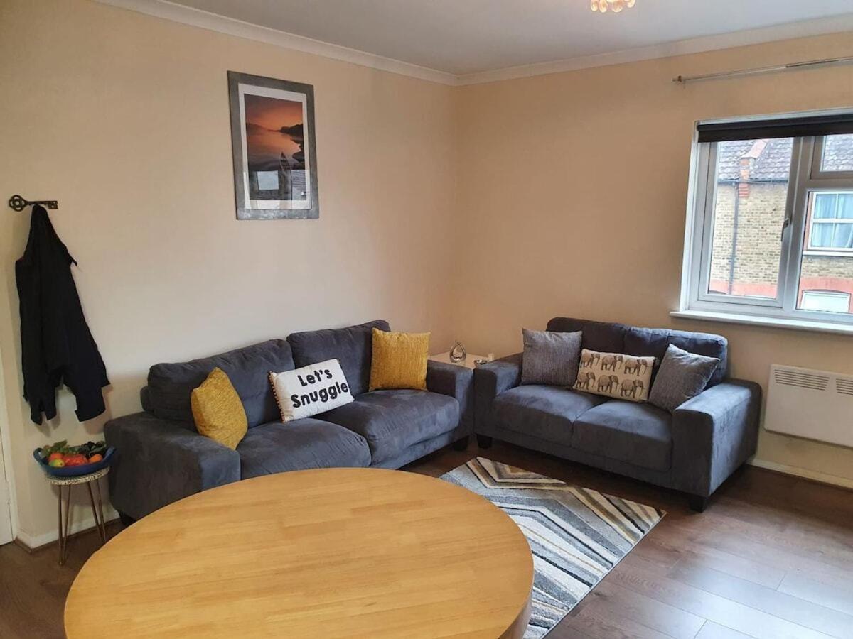 Sav Apartments Watford Вотфорд Номер фото