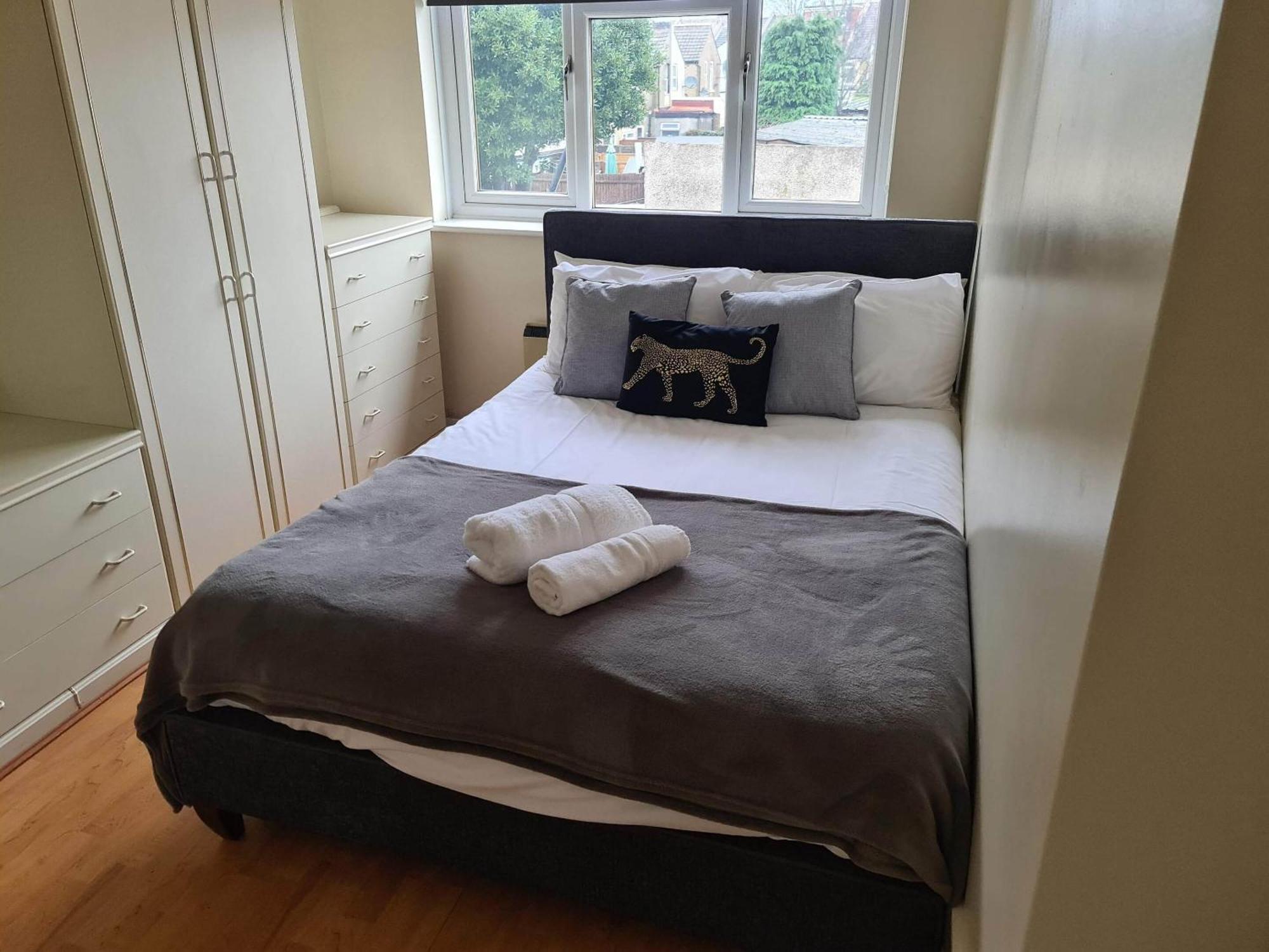Sav Apartments Watford Вотфорд Номер фото