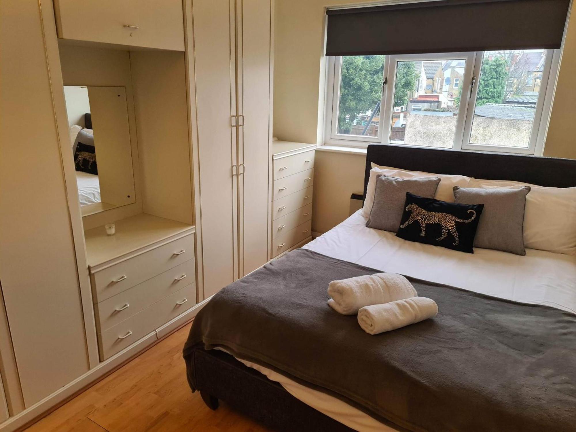 Sav Apartments Watford Вотфорд Номер фото