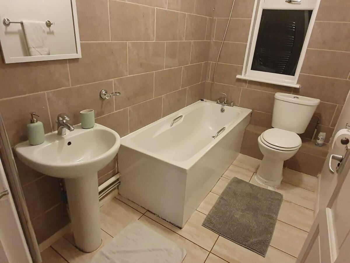 Sav Apartments Watford Вотфорд Номер фото