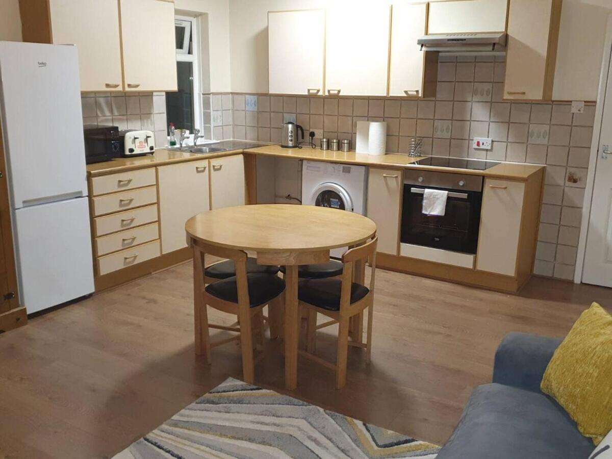 Sav Apartments Watford Вотфорд Номер фото
